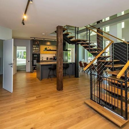 Modern Villa With Sauna & Hot Tub Hiiumaa ภายนอก รูปภาพ