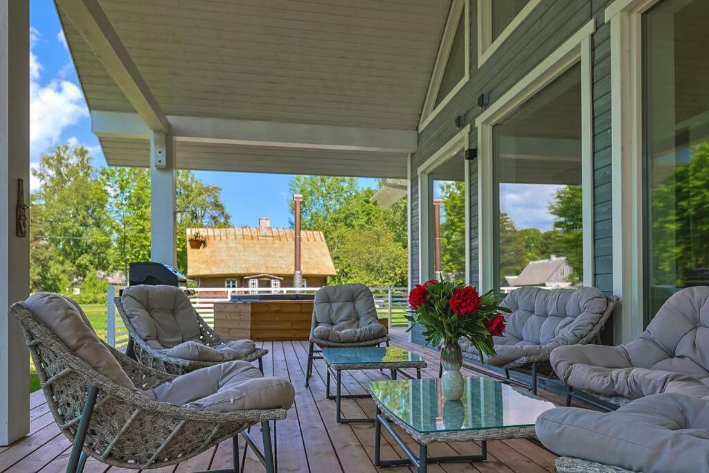 Modern Villa With Sauna & Hot Tub Hiiumaa ภายนอก รูปภาพ
