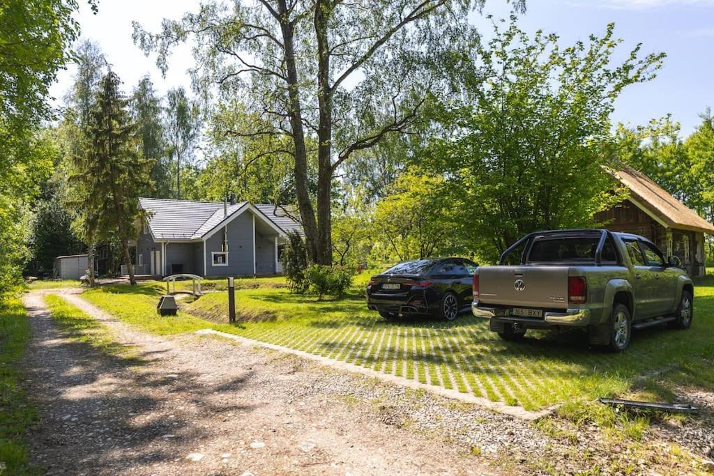 Modern Villa With Sauna & Hot Tub Hiiumaa ภายนอก รูปภาพ