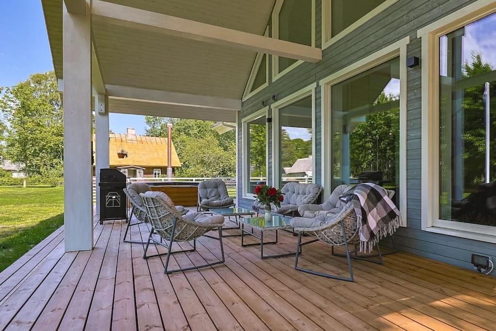 Modern Villa With Sauna & Hot Tub Hiiumaa ภายนอก รูปภาพ
