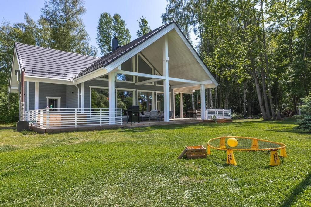 Modern Villa With Sauna & Hot Tub Hiiumaa ภายนอก รูปภาพ