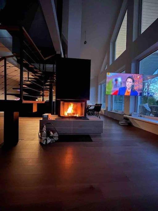 Modern Villa With Sauna & Hot Tub Hiiumaa ภายนอก รูปภาพ