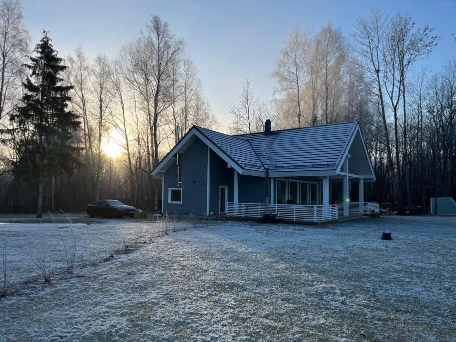 Modern Villa With Sauna & Hot Tub Hiiumaa ภายนอก รูปภาพ